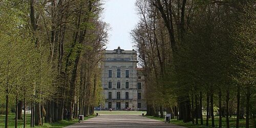 Ludwigslust Schloss Hodamenallee Fruehling Tourismusverband Mecklenburg-Schwerin