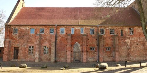 Klostergebäude Außenansicht, Foto: Uwe Halling, Lizenz: Amt Gransee und Gemeinden