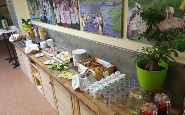 Frühstücksbuffet, Foto: Jugendgästehaus "Graureiher"