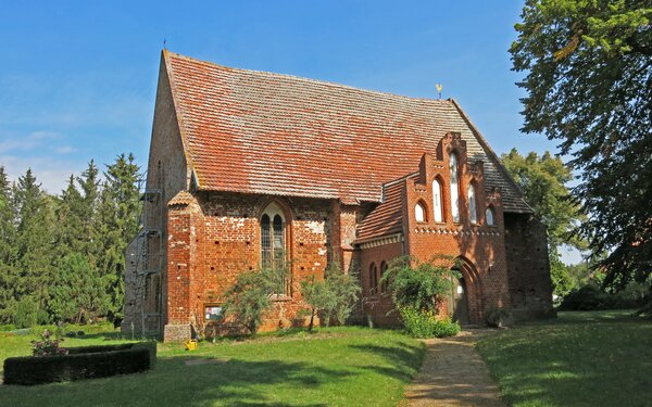 Die Dorfkirche von Parum, Foto: Kirche Parum