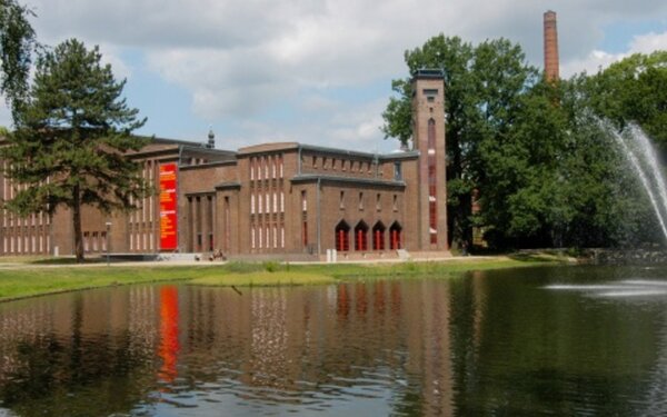 Brandenburgisches Landesmuseum für moderne Kunst Cottbus - Außenansicht, Foto: Marlies Kross, Brandenburgische Kulturstiftung, Lizenz: Marlies Kross, Brandenburgische Kulturstiftung