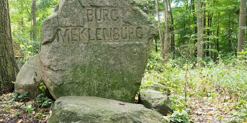 Burgwall der Michelenburg, Foto: Frank Burger