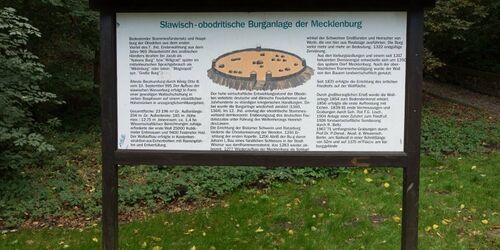 Burgwall der Michelenburg, Foto: Frank Burger