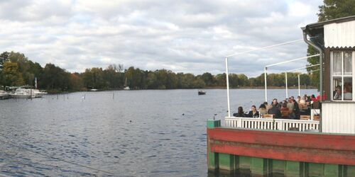 Altes Schifferdorf mit Schloss und See