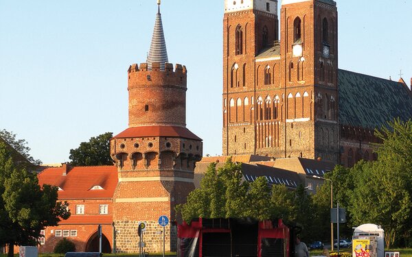 St. Marienkirche und Mitteltor  terra press Berlin