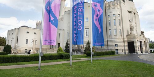 Staatstheater Cottbus - Großes Haus am Schillerplatz, Foto: Marlies Kross, Lizenz: Staatstheater Cottbus