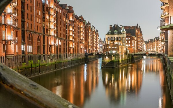 Wasserschloss in der Speicherstadt Hamburg  Karsten Bergmann/Pixabay