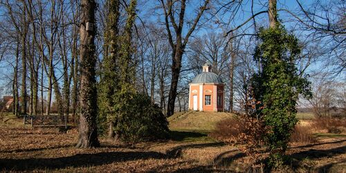 Lustschanze im Schlosspark Großkmehlen, Foto: Kathrin Winkler, Lizenz: Tourismusverband Lausitzer Seenland e.V.