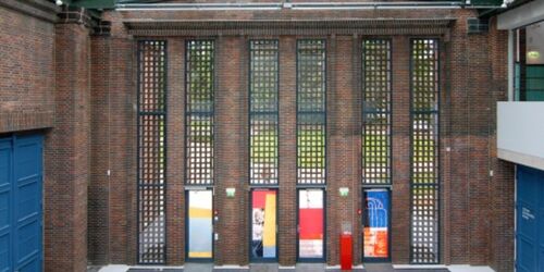 Das Foyer mit Blick auf den Eingangsbereich - Eingangsportal Paco Knöller Yuan, Foto: Marlies Kross, Lizenz: Brandenburgische Kulturstiftung
