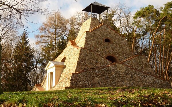 Pyramide Garzau, Foto: Caro Krüger, Lizenz: Touristinformation Märkische Schweiz