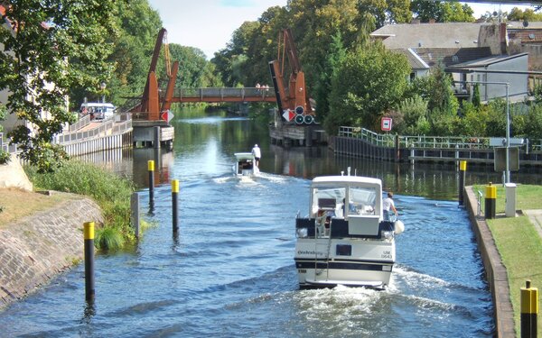 Blick auf Havel und Hastbrücke, Foto: terra press GmbH, Lizenz: terra press GmbH