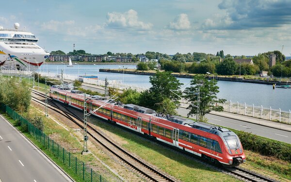 S-Bahn zwischen Rostock und Warnemünde, Foto: Deutsche Bahn AG / Dominic Dupont