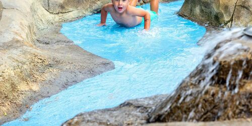 Wasserspass auf dem Cottbuser Wasserspielplatz im Eliaspark, Foto: Andreas Franke, Lizenz: CMT Cottbus